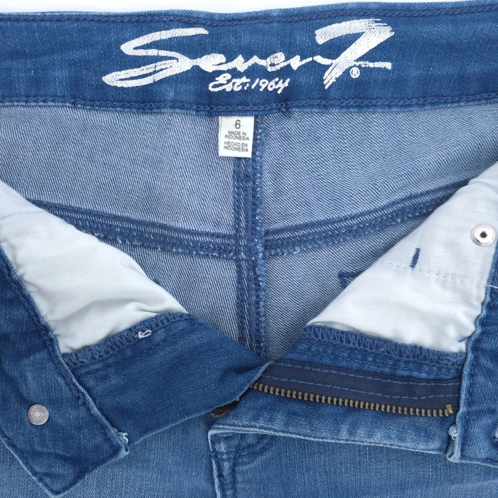 Seven7 Women Denim Shorts Size 6 Blue Bermuda Distressed‎ Stretch